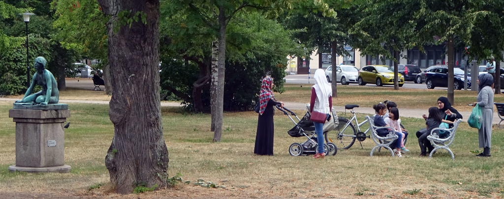 Loppis och gympa i parken